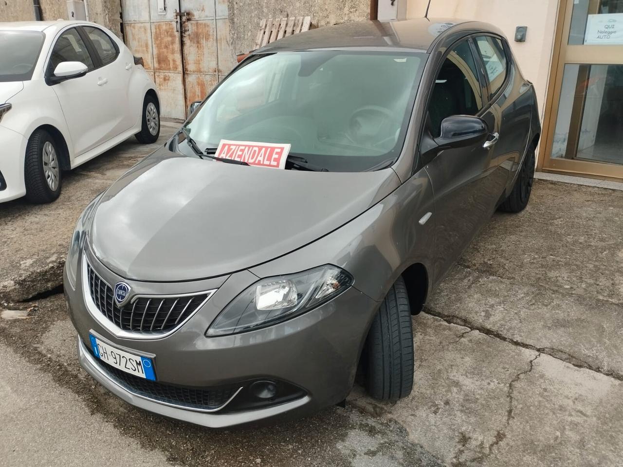 Lancia Ypsilon 1.0 FireFly 5 porte S&S Hybrid Ecochic Silver