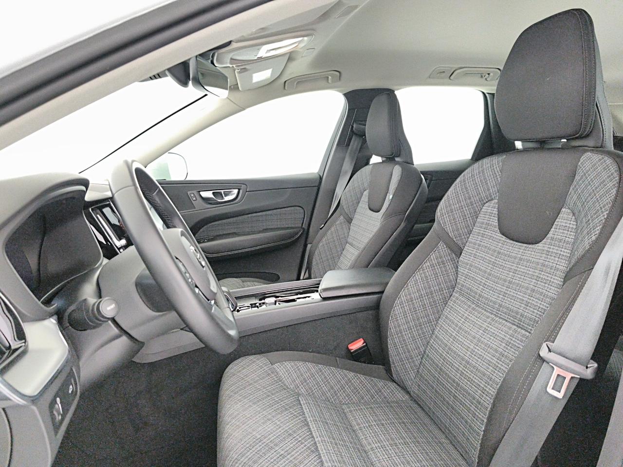 Volvo XC60 2.0 b4 Momentum Pro