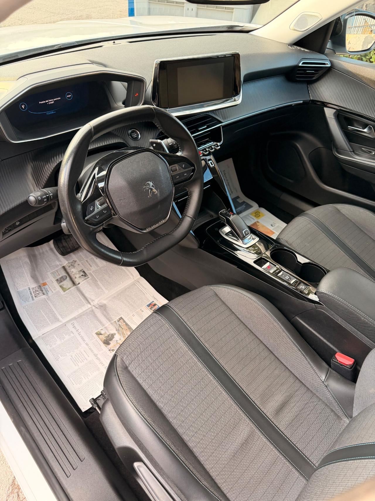Peugeot 2008 BlueHDi 130 S&S EAT8 Allure Pack