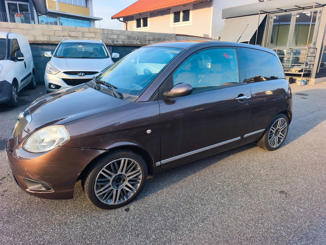 Lancia Ypsilon 1.4 Platino Ecochic GPL