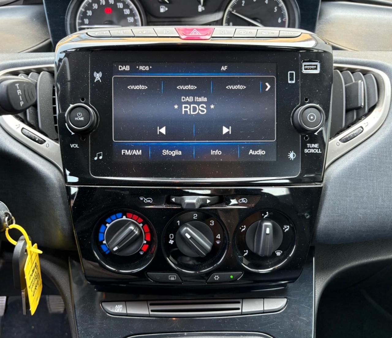 Lancia Ypsilon 1.0 hybrid 69cv - 2021
