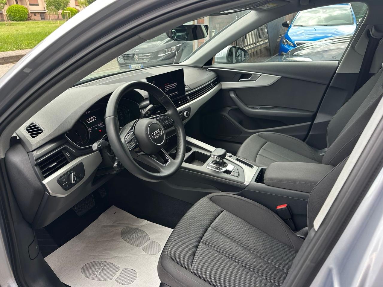 Audi A4 Avant 30 TDI/136 CV S tronic Business Advanced