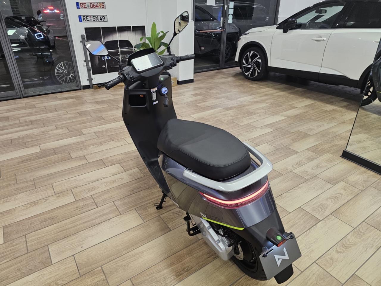 LvNeng NCE S – Scooter elettrico 125 (6,6 kW – 110 km autonomia)