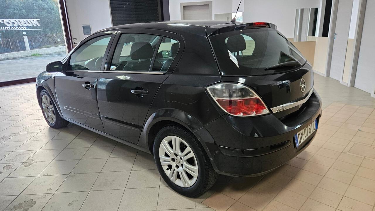Opel Astra 1.7 CDTI 101CV 5 porte Cosmo