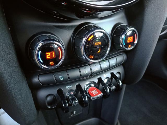 MINI Mini 1.5 Cooper Essential Cabrio