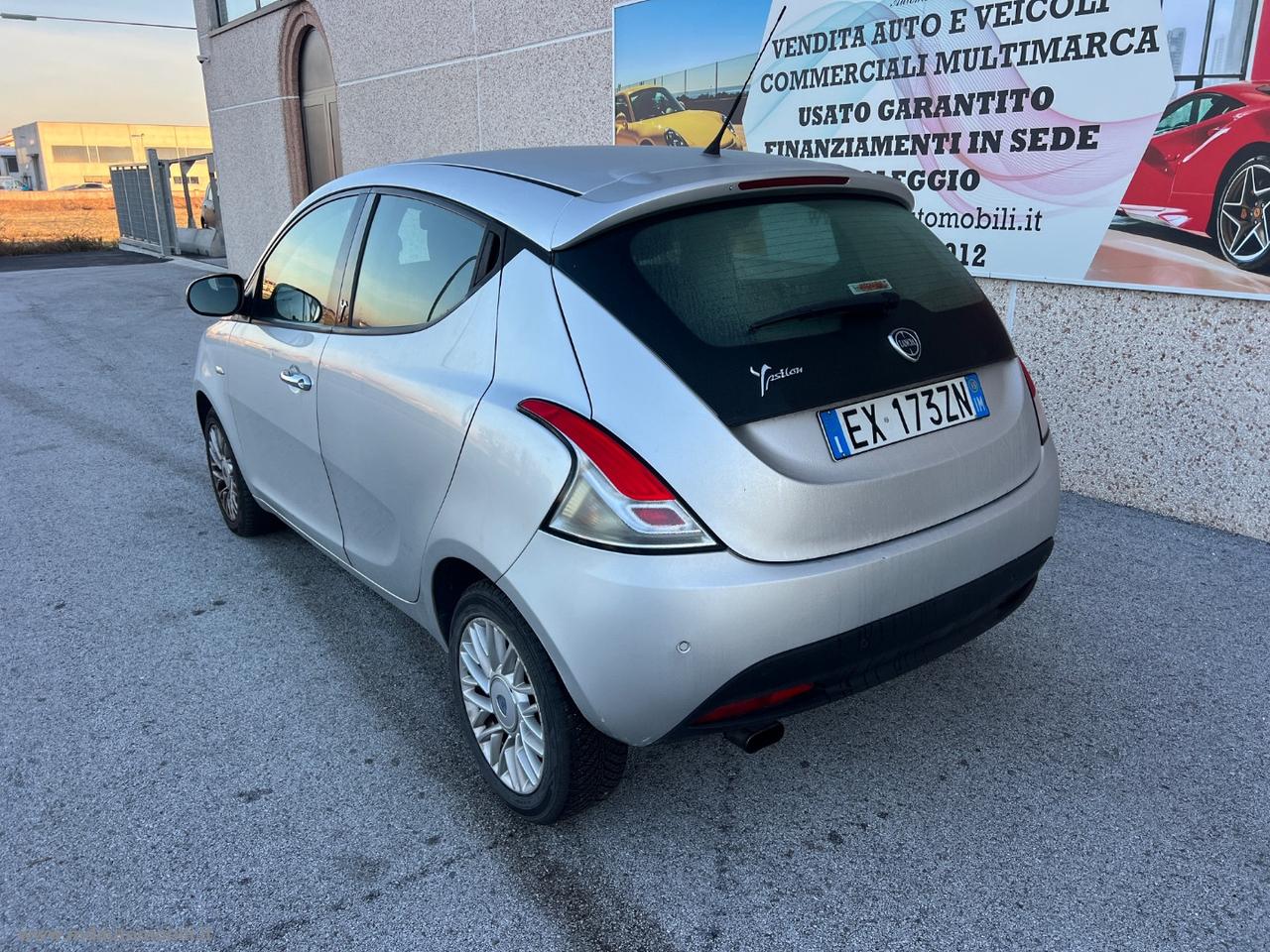 LANCIA Ypsilon 0.9 T.Air 85 CV 5p. S&S DFN Plat AUTOMATICA