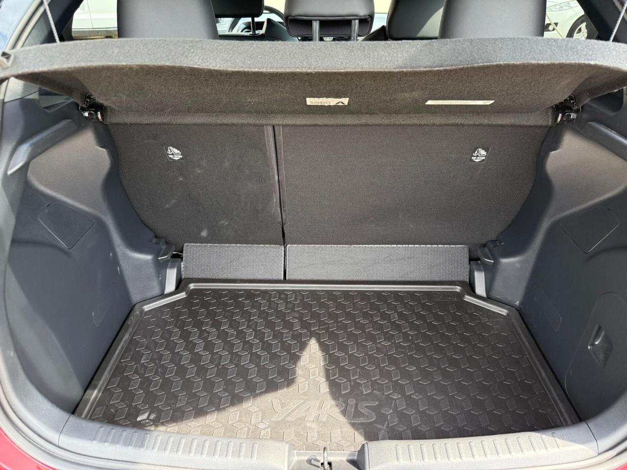Toyota Yaris 1.5h Lounge PREZZO REALE