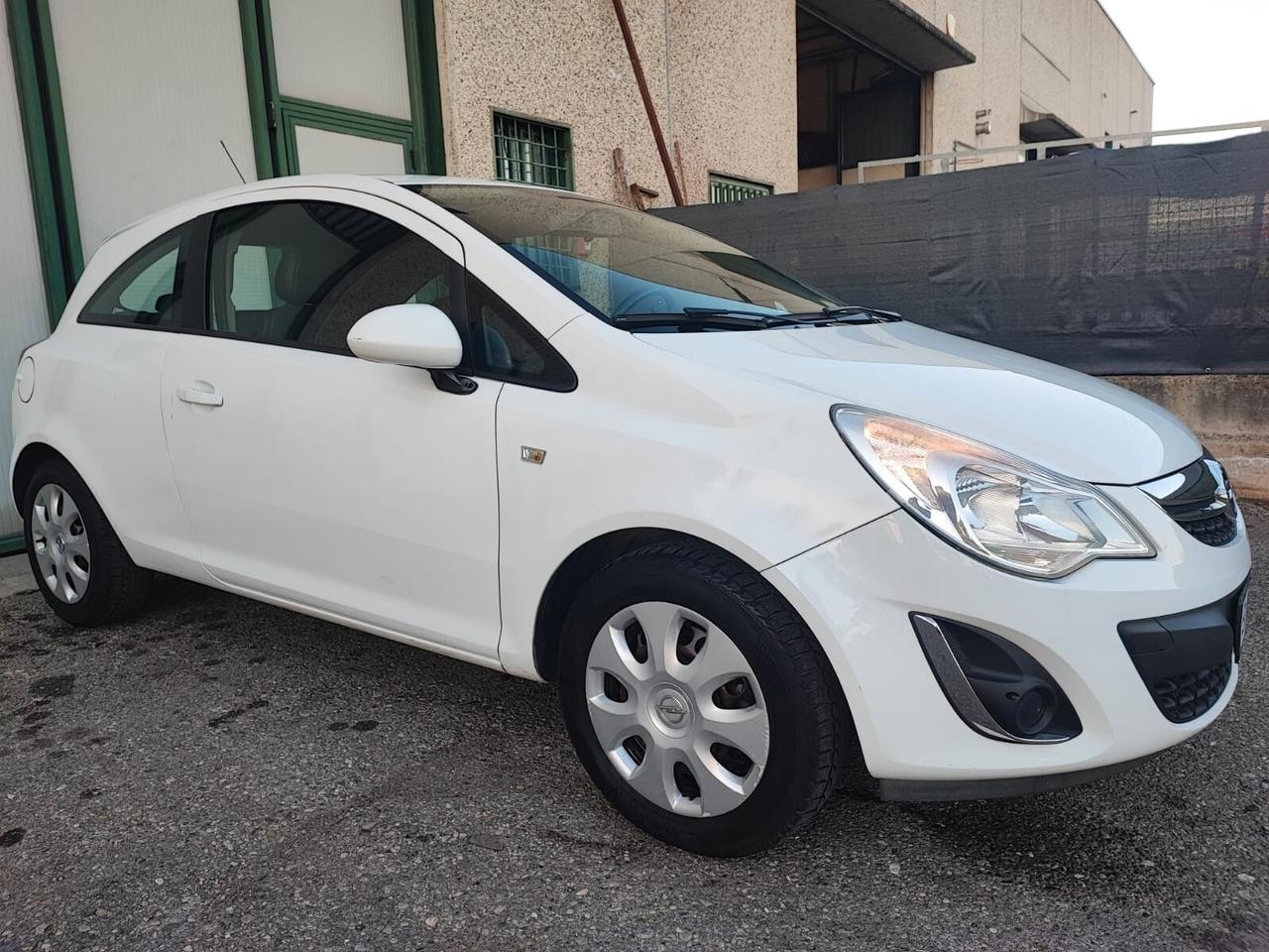 Opel Corsa 1.0 3 PORTE BENZINA NEOPATENTATI 2012