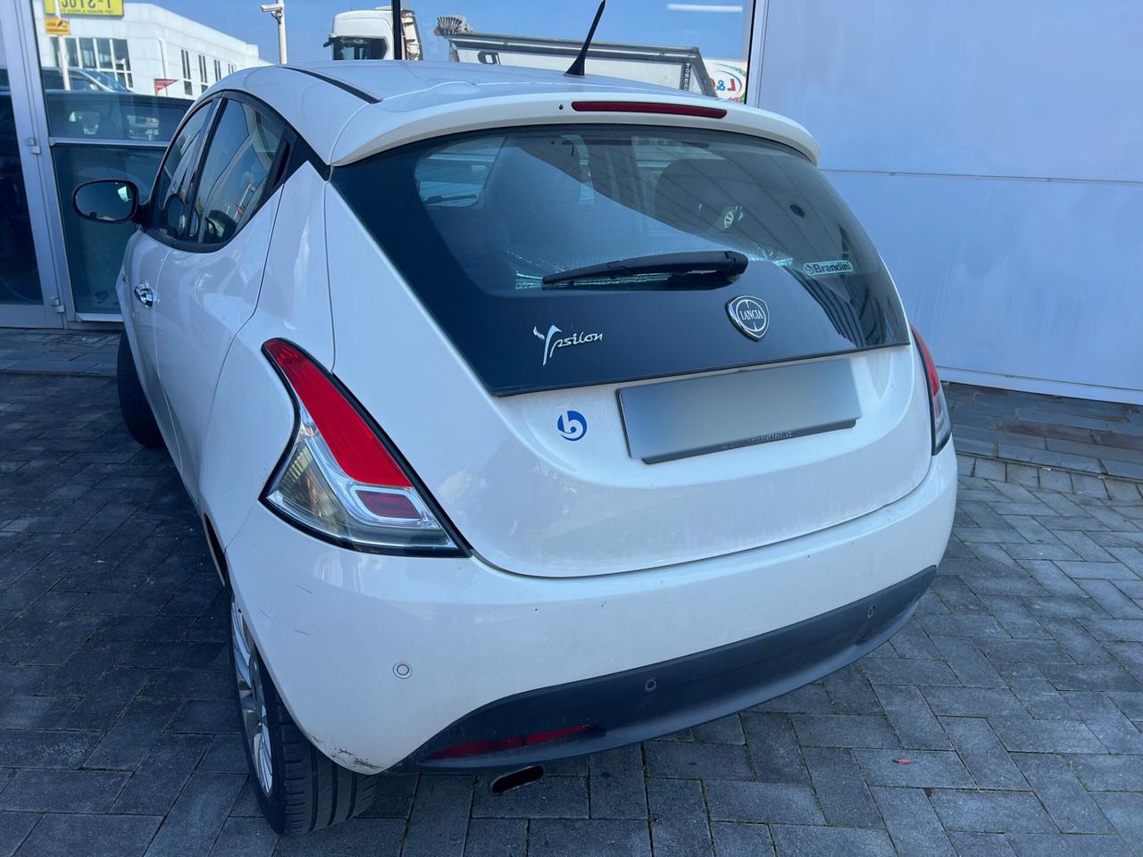Lancia Ypsilon 1.2 69 CV 5 porte GPL Ecochic Silver