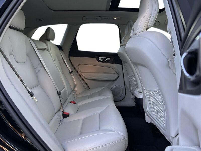 Volvo XC60 B4 197+14 CV Mild Hybrid Diesel Automatico Plus Dark N1 Autocarro