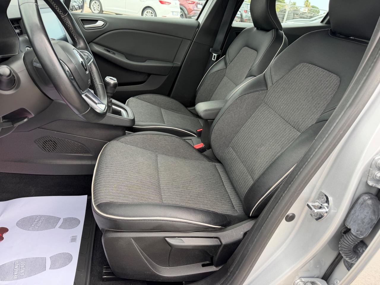 RENAULT CLIO 1.0 TCE GPL INTENS FUL LED PELLE MY22