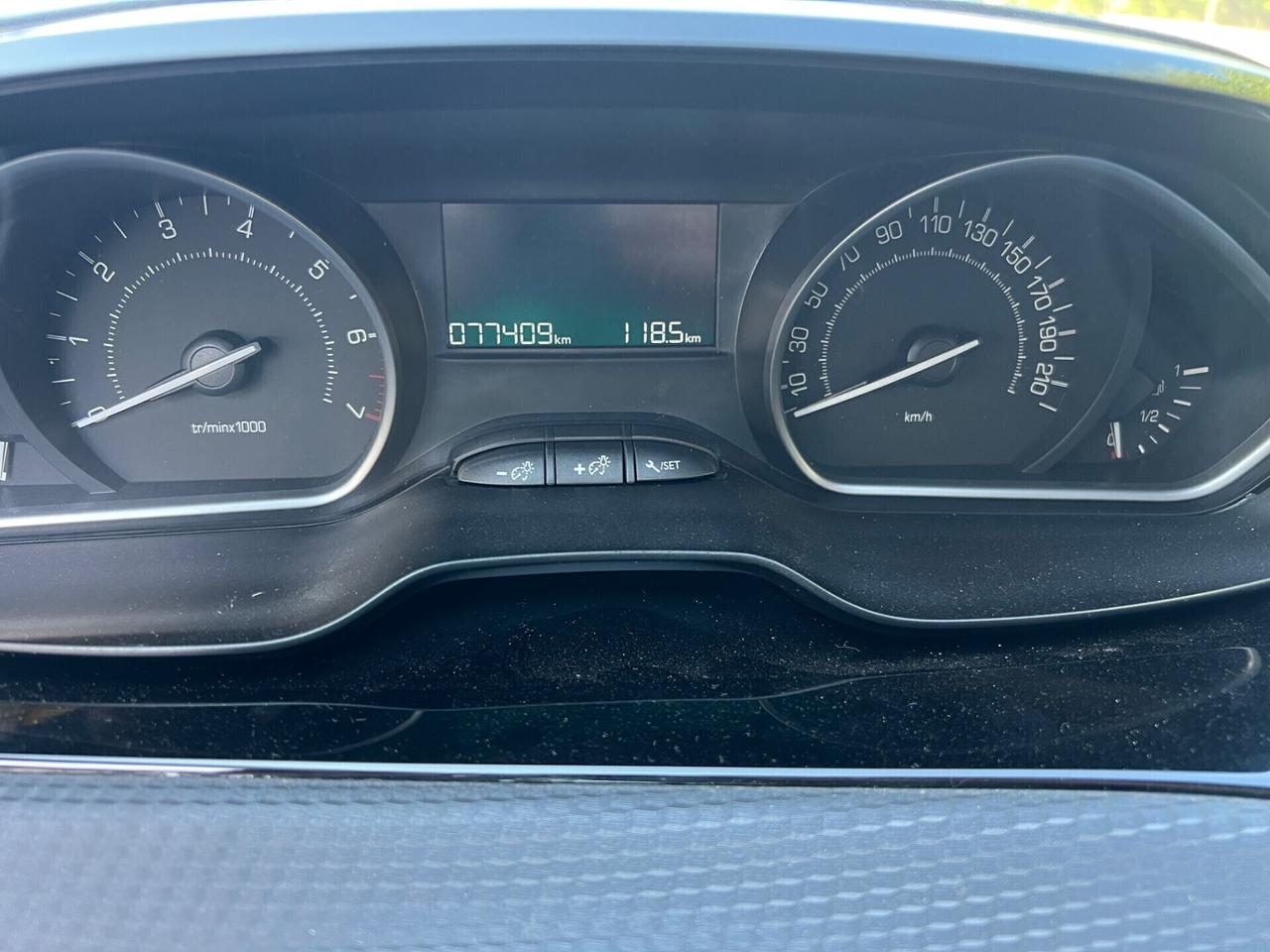 Peugeot 208 1.2 benzina 5 porte Allure