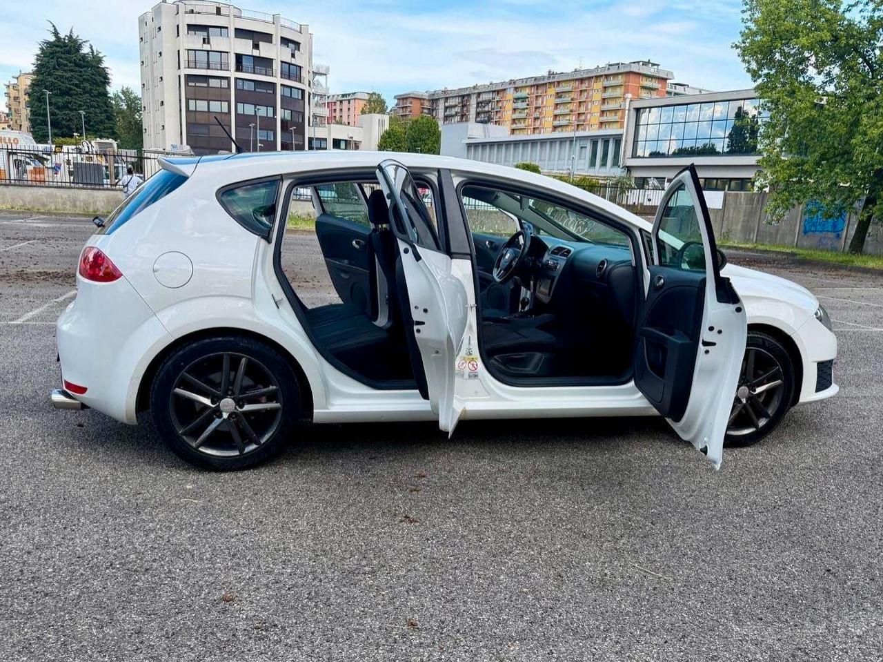 Seat Leon 2.0 TSI DSG FR (MY09)