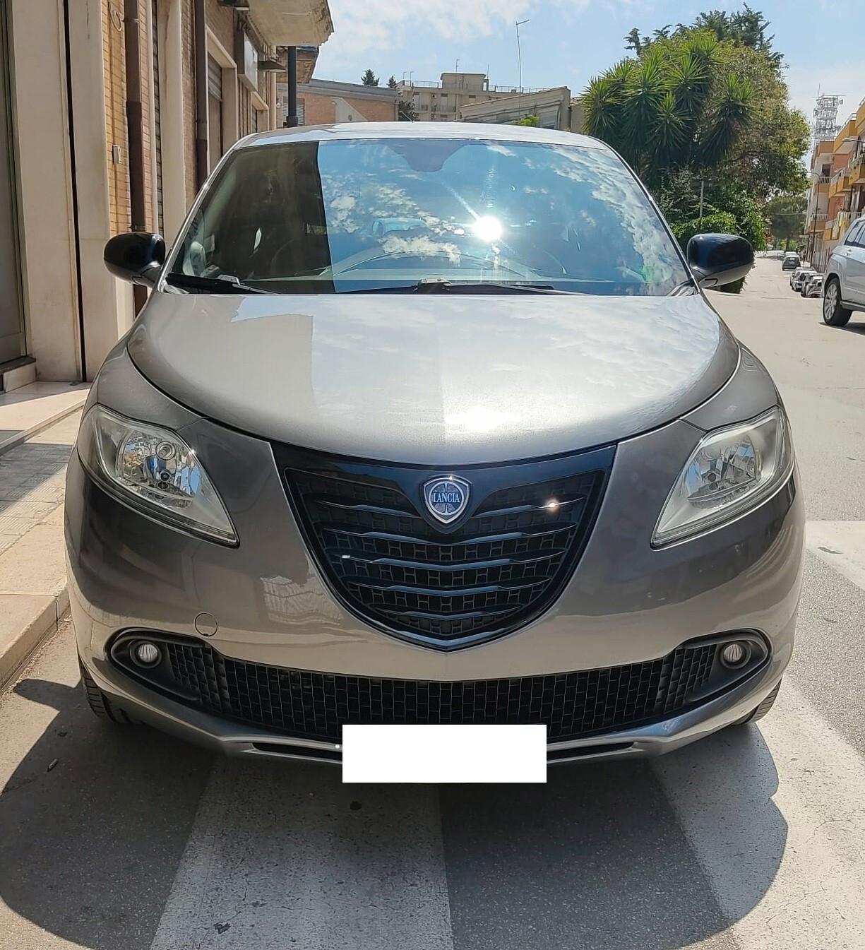 Lancia Ypsilon 0.9 TwinAir 85 CV 5 porte Metano Ecochic Elefantino