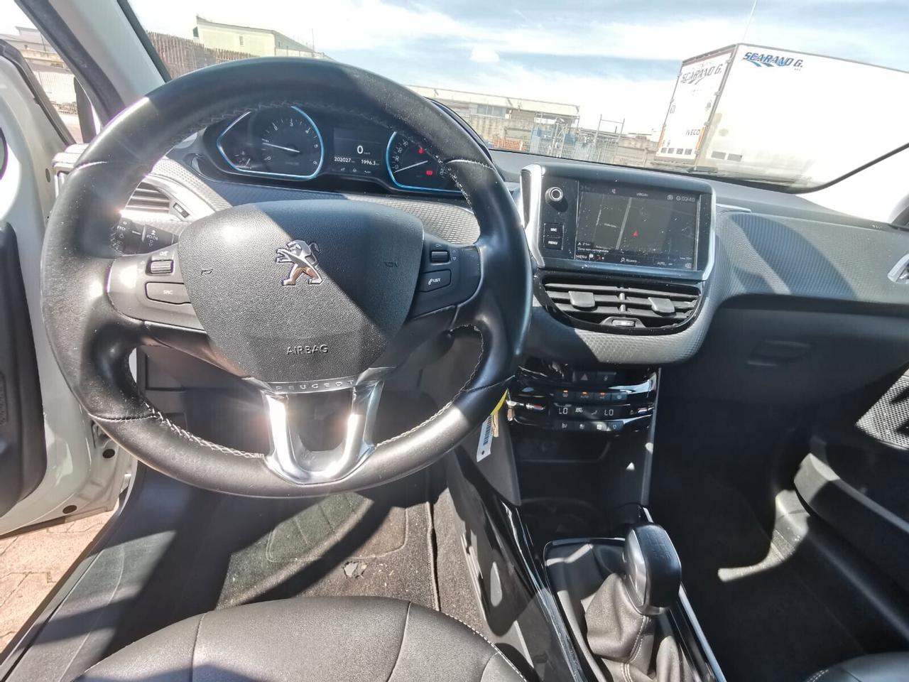 Peugeot 2008 BlueHDi 100 Allure 2017 NAV/RETROC.