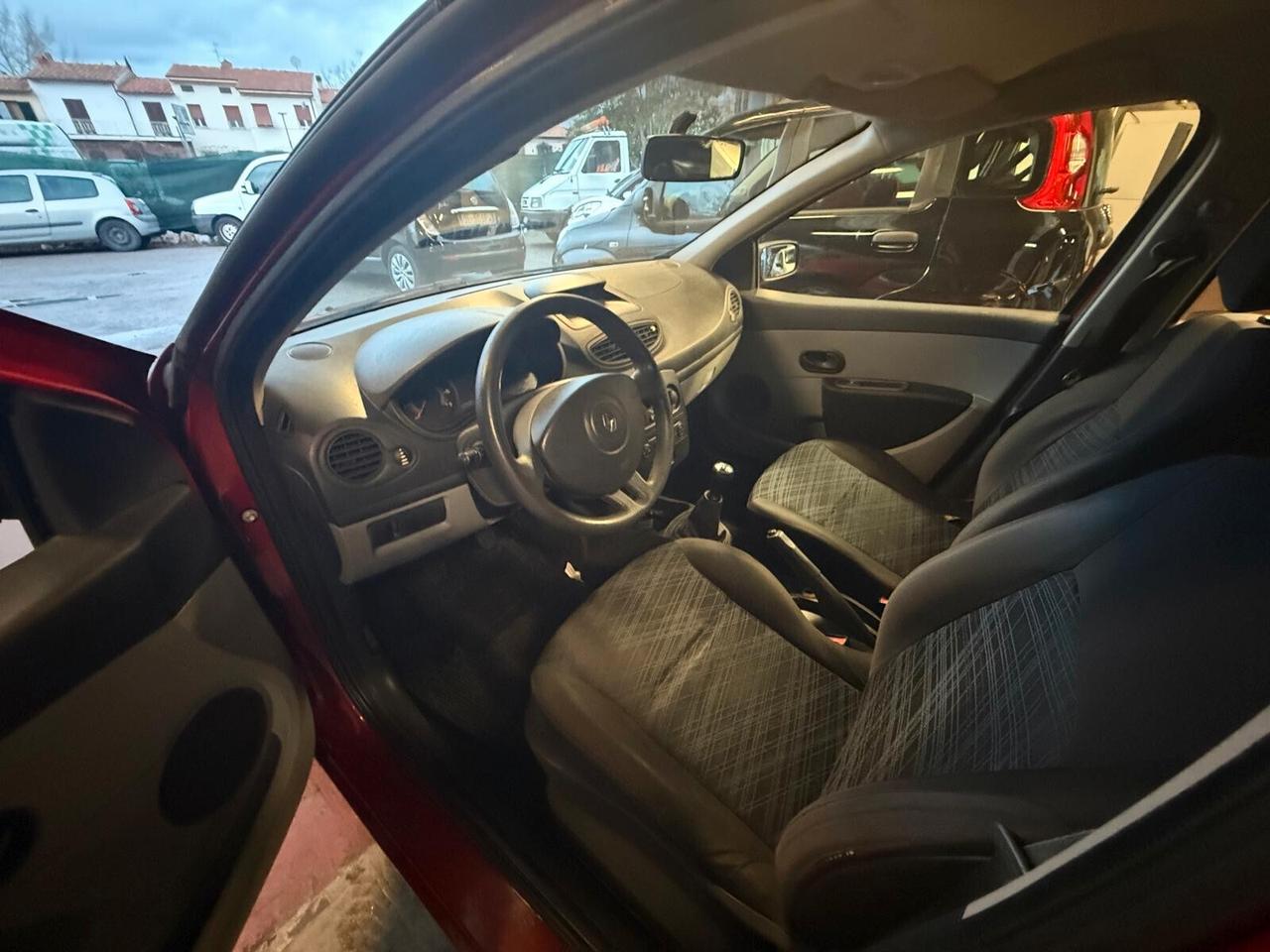 Renault Clio 1.2 16V 5 porte Dynamique Metano