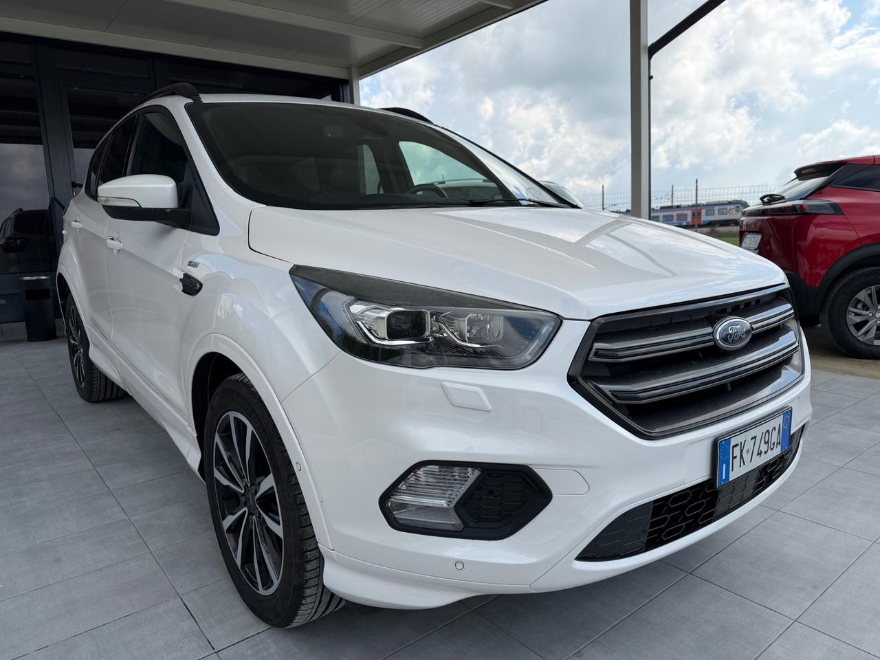 Ford Kuga 1.5 TDCI 120 CV S&S 2WD Powershift ST-Line