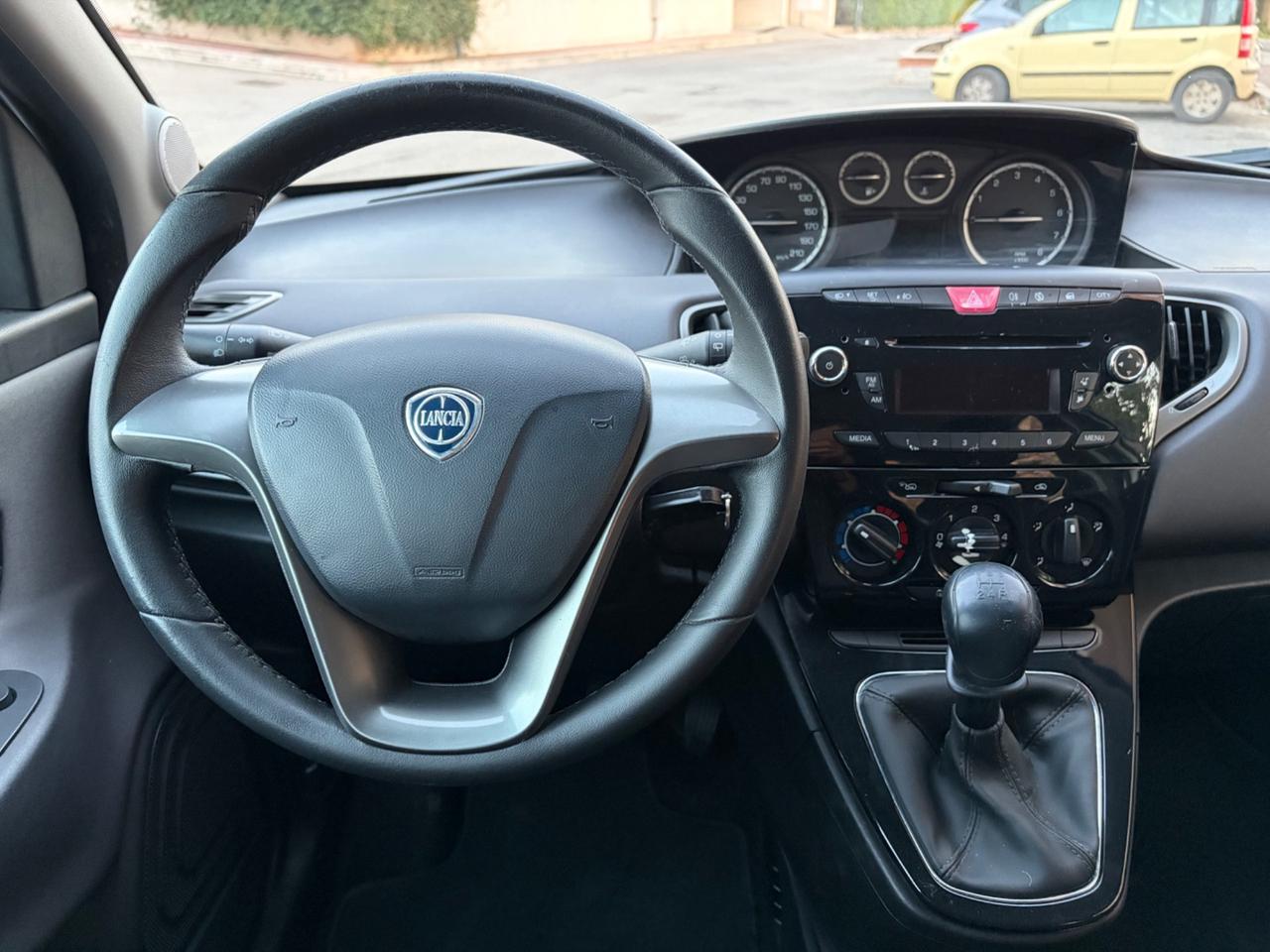 Lancia Ypsilon 1.2 Benz ideale per neopatentati