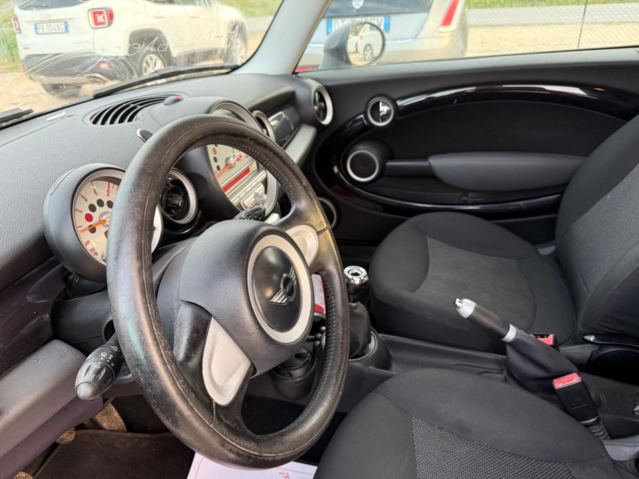 Mini 1.6 16V Cooper Diesel 2.900€