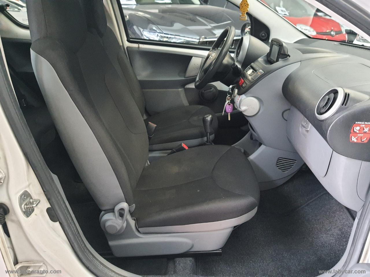 TOYOTA Aygo 1.0 VVT-i 5p. Now Connect