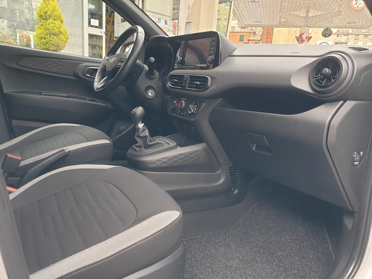 Hyundai i 10 1.0 select ,navi,pdc,telecamera