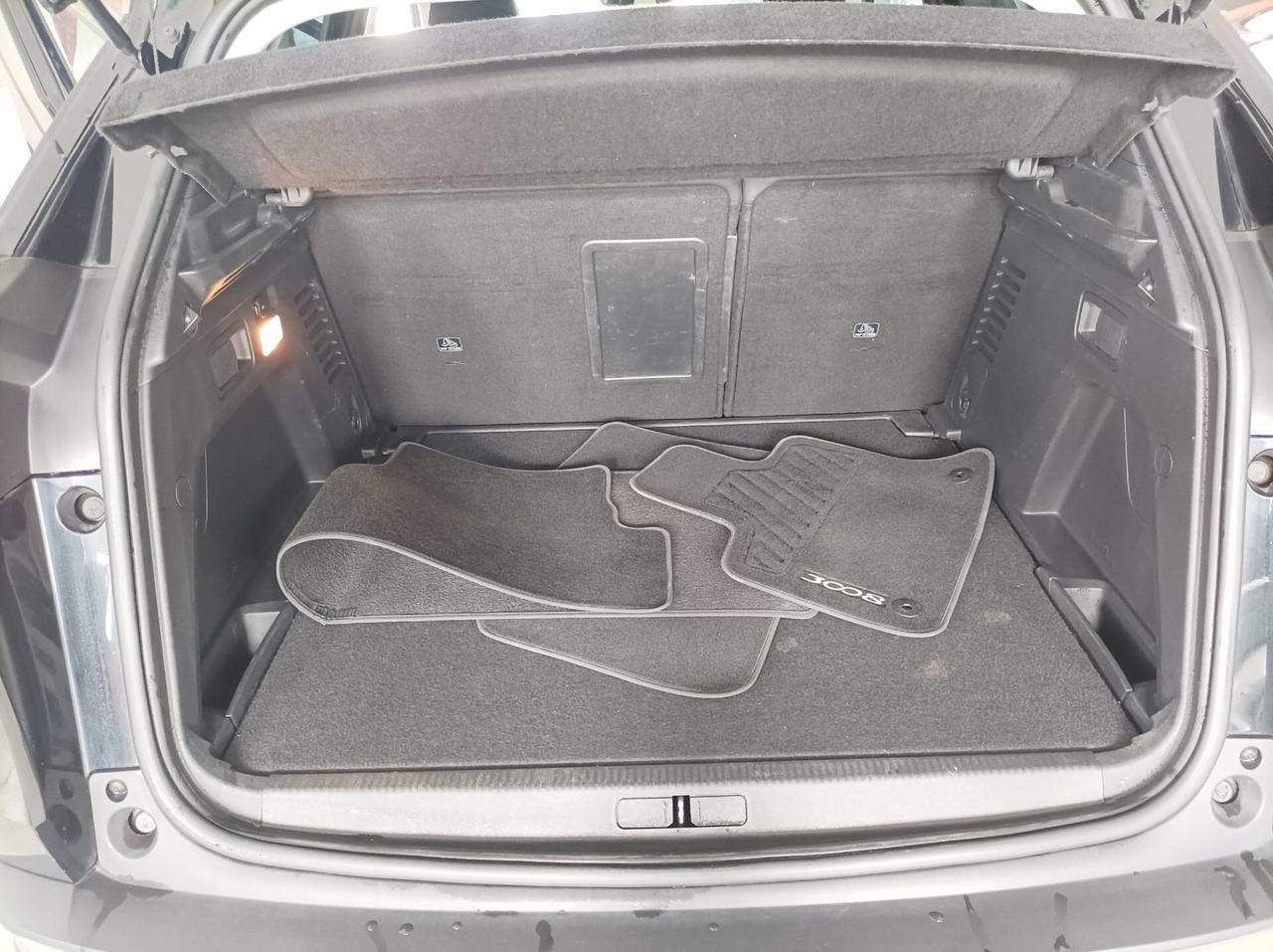 Peugeot 3008 BlueHDi 130 S&S Allure Pack 03/2021