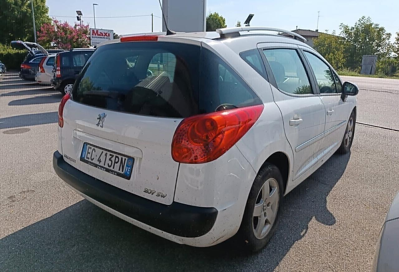 Peugeot 207 1.4 benzina Neopatentati