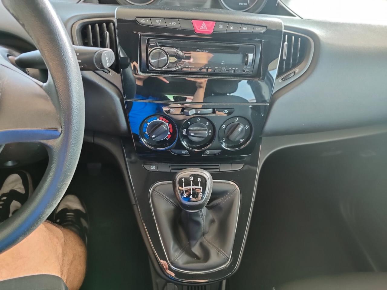 Lancia Ypsilon 1.2 GPL EURO 6 ANNO 2017 ECOCHIC GOLD