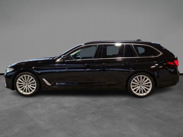 BMW 520 d 48V Touring Luxury Aut. + Tetto apr.