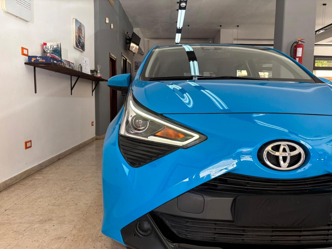 TOYOTA Aygo Connect 1.0 VVT-i 72 CV x-wave