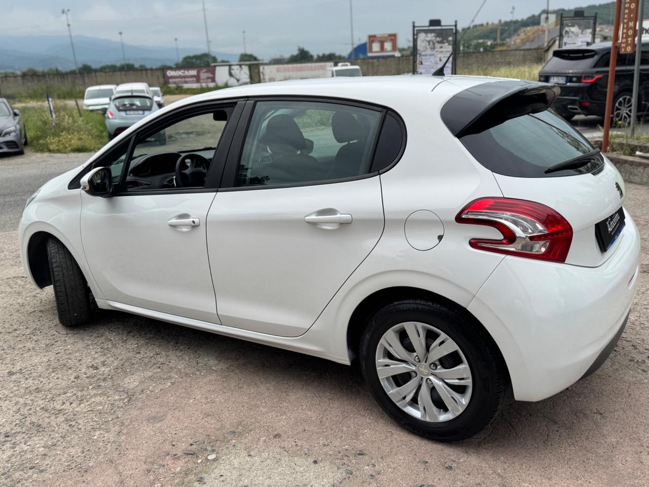 Peugeot 208 1.4 e-HDi 68 CV S&S robotizzato 5 porte Active