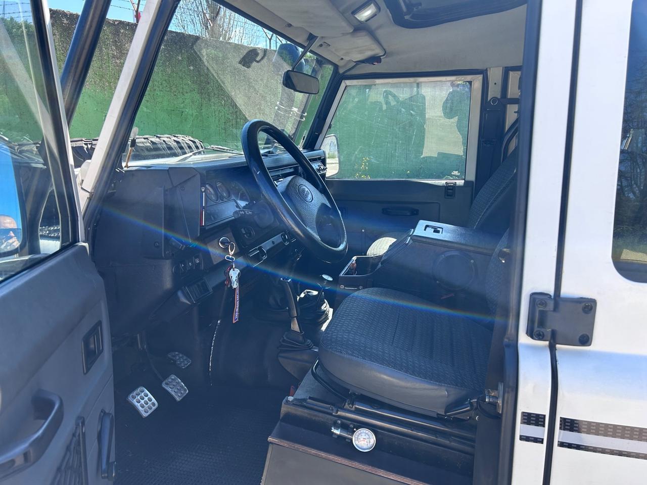 Land Rover Defender Fuoristrada