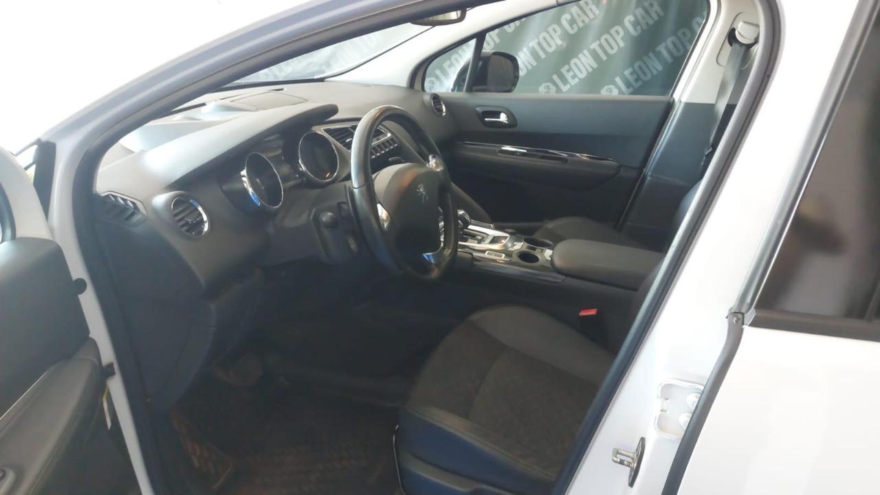 Peugeot 3008 Ibrida 4x4 automatica full tetto