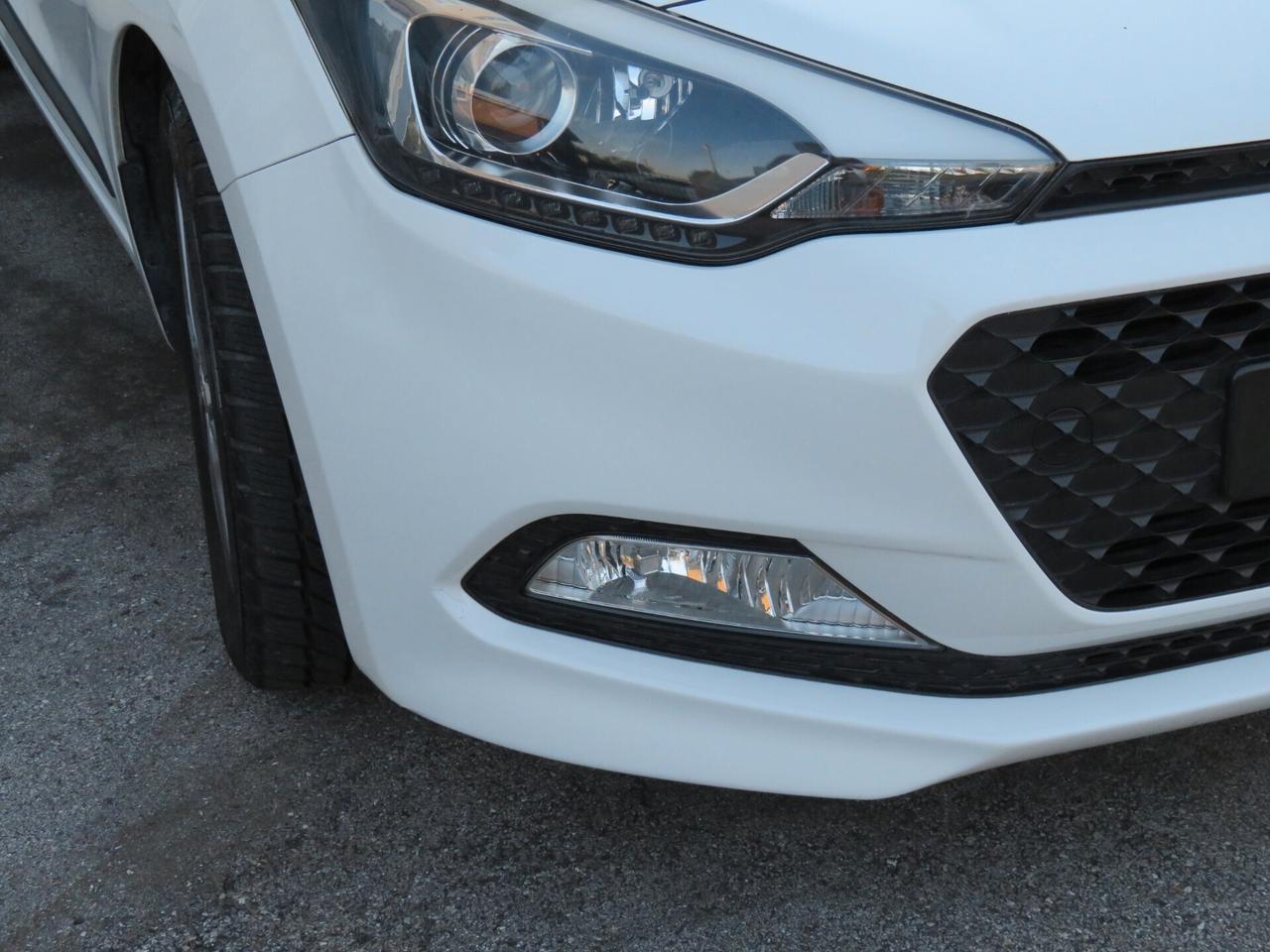 Hyundai i20 1.1 CRDi - PANORAMA - NEOPATENTATI