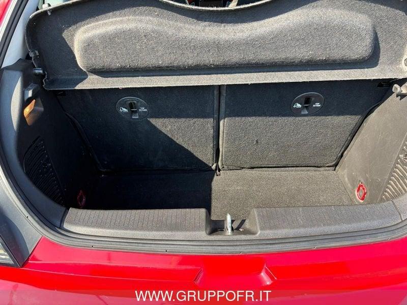 Opel Adam 1.2 70 CV Slam