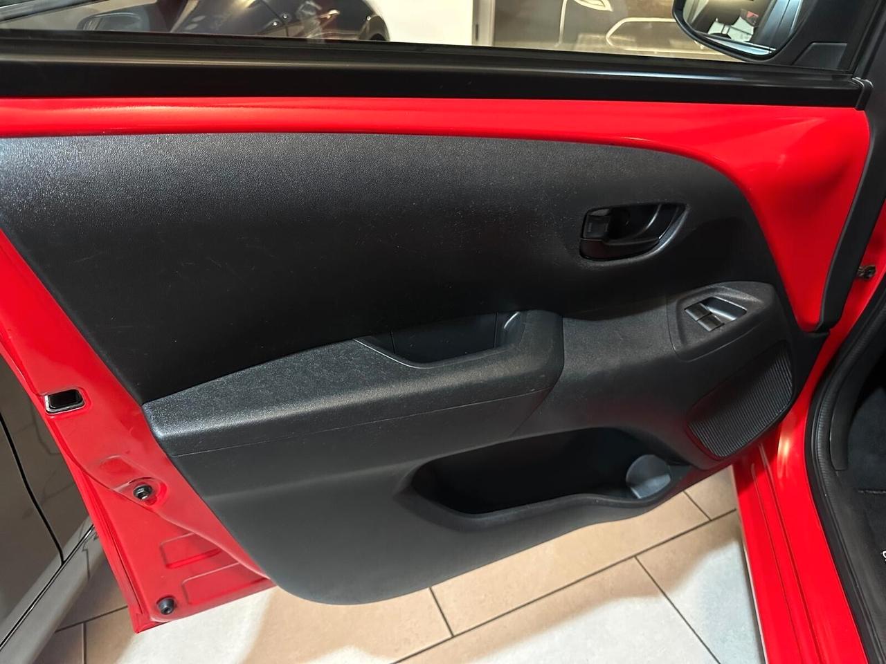 Toyota Aygo 1.0 VVT-i 69 CV 5 porte x-wave