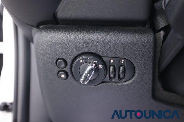 MINI Cooper 1.5 COOPER CAMDEN 5PORTE AUTOMATICA TETTO PANORAMA