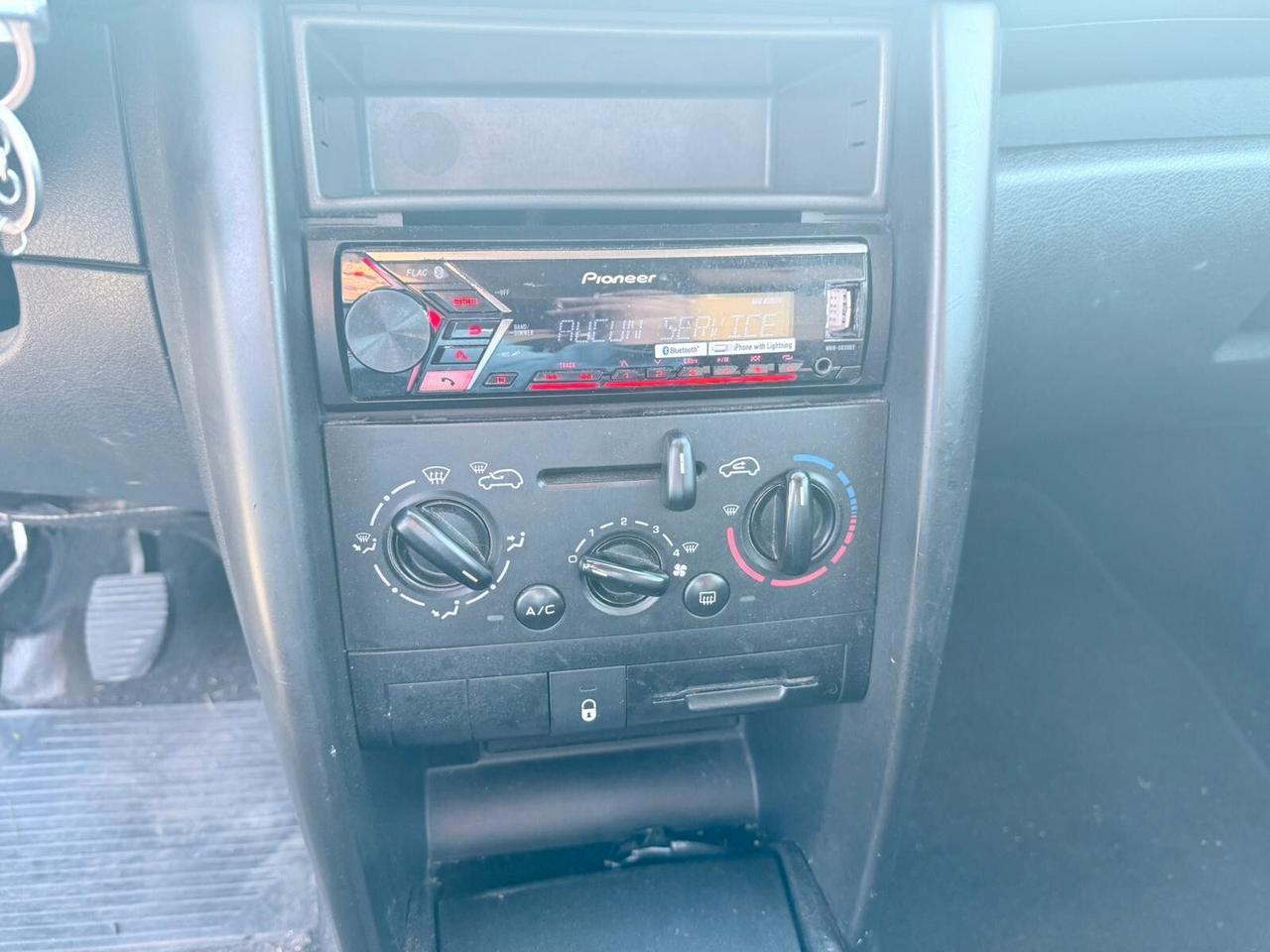 Peugeot 207 1.4 BENZINA 2006 NEOP.