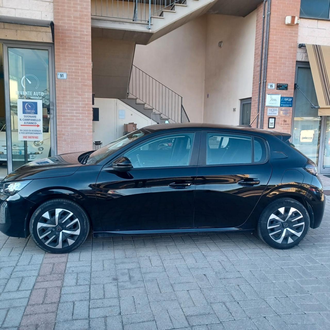 52778km COME NUOVA PEUGEOT 208 .12 NEOPATENTATI