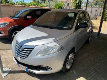 Lancia Ypsilon 1.2 69 CV 5 porte S&S Silver