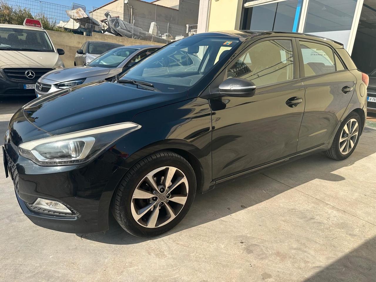 Hyundai i20 BENZINA 2016 ACCESSORIATA NEOPATENTATI