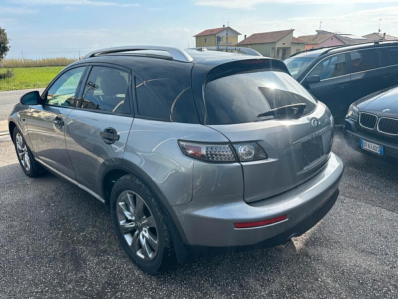 Infiniti FX 35 GPL GANCIO TRAINO