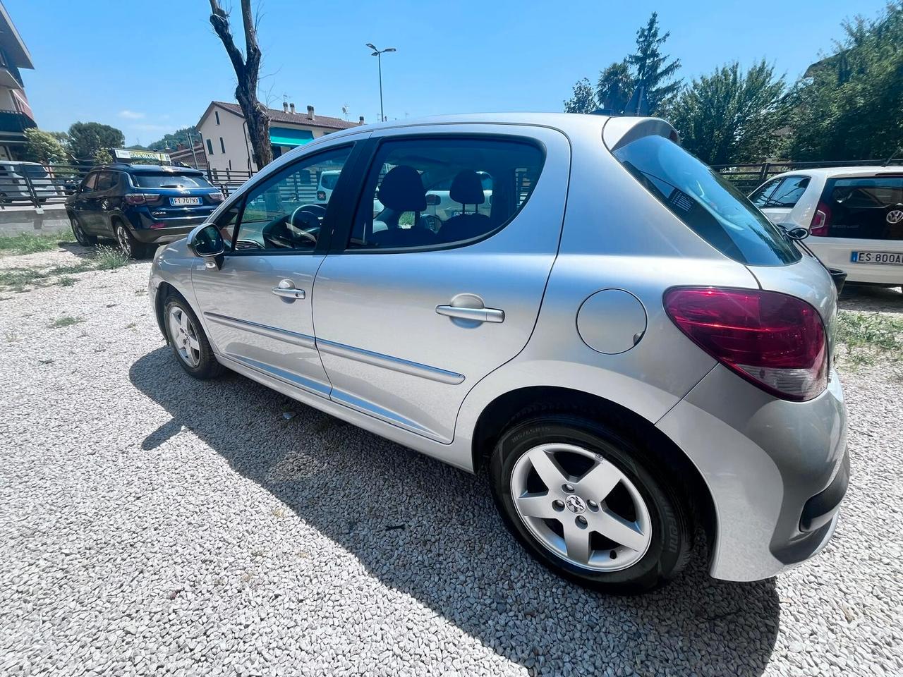 Peugeot 207 1.6 HDi 90CV 3p. 99g