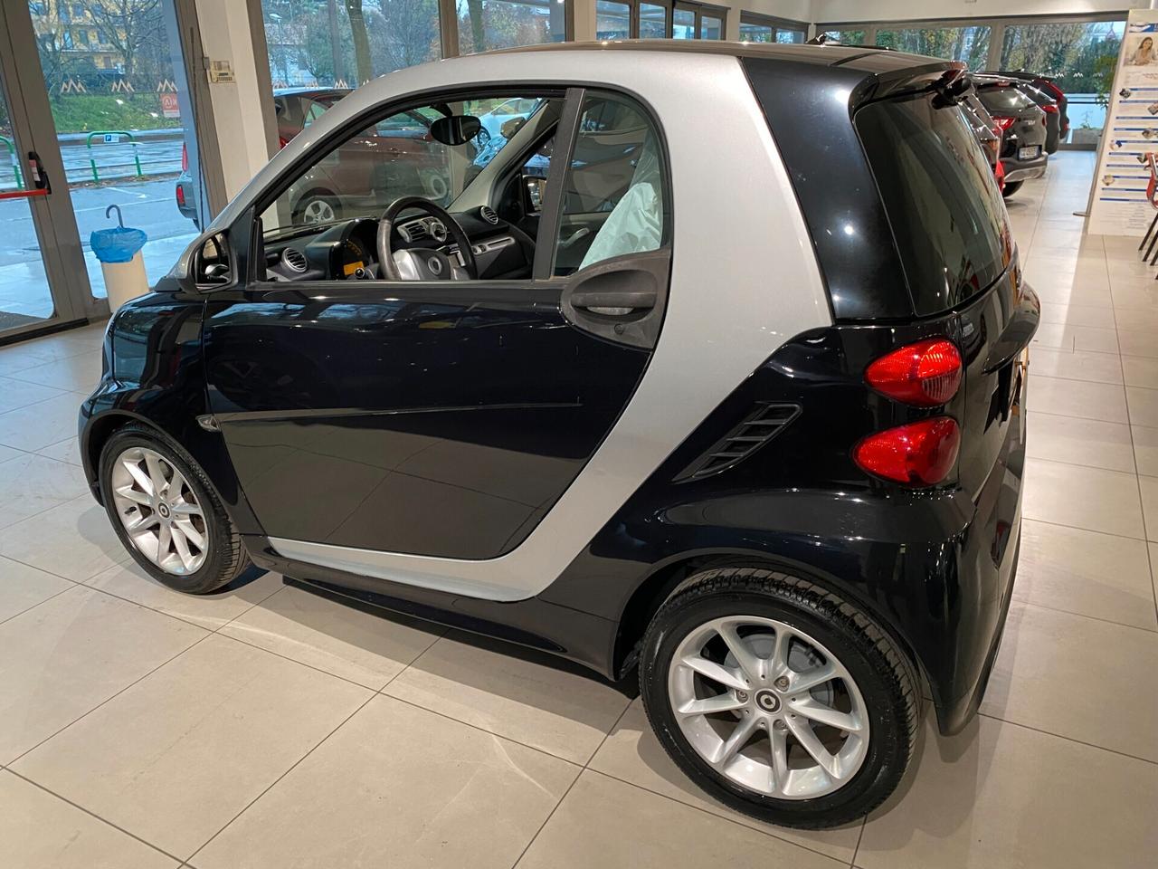 Smart ForTwo 1000 52 kW MHD coupé pure