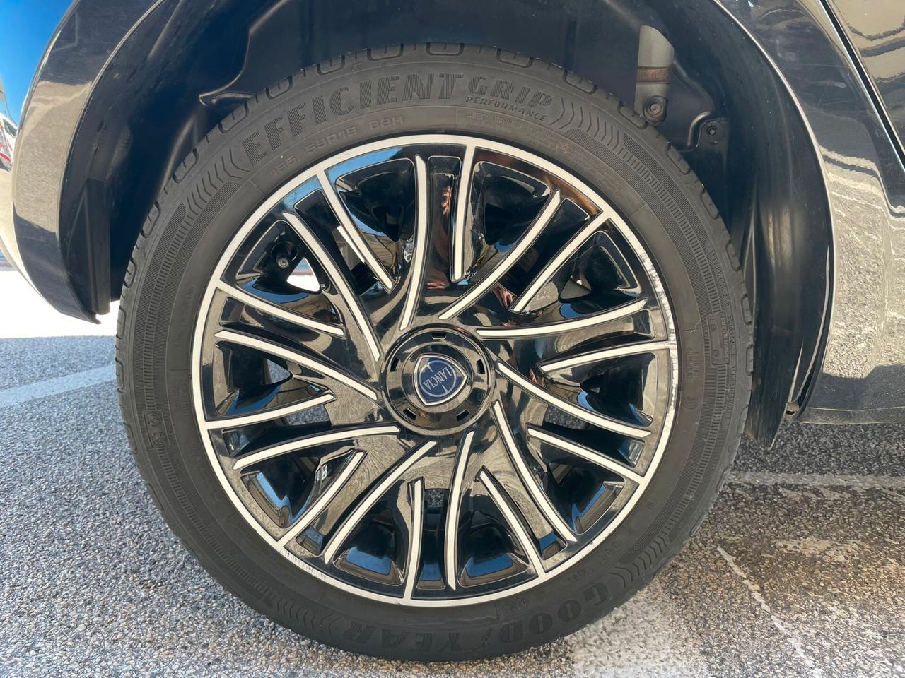 Lancia Ypsilon 1.0 FireFly 5 porte S&S Hybrid Gold