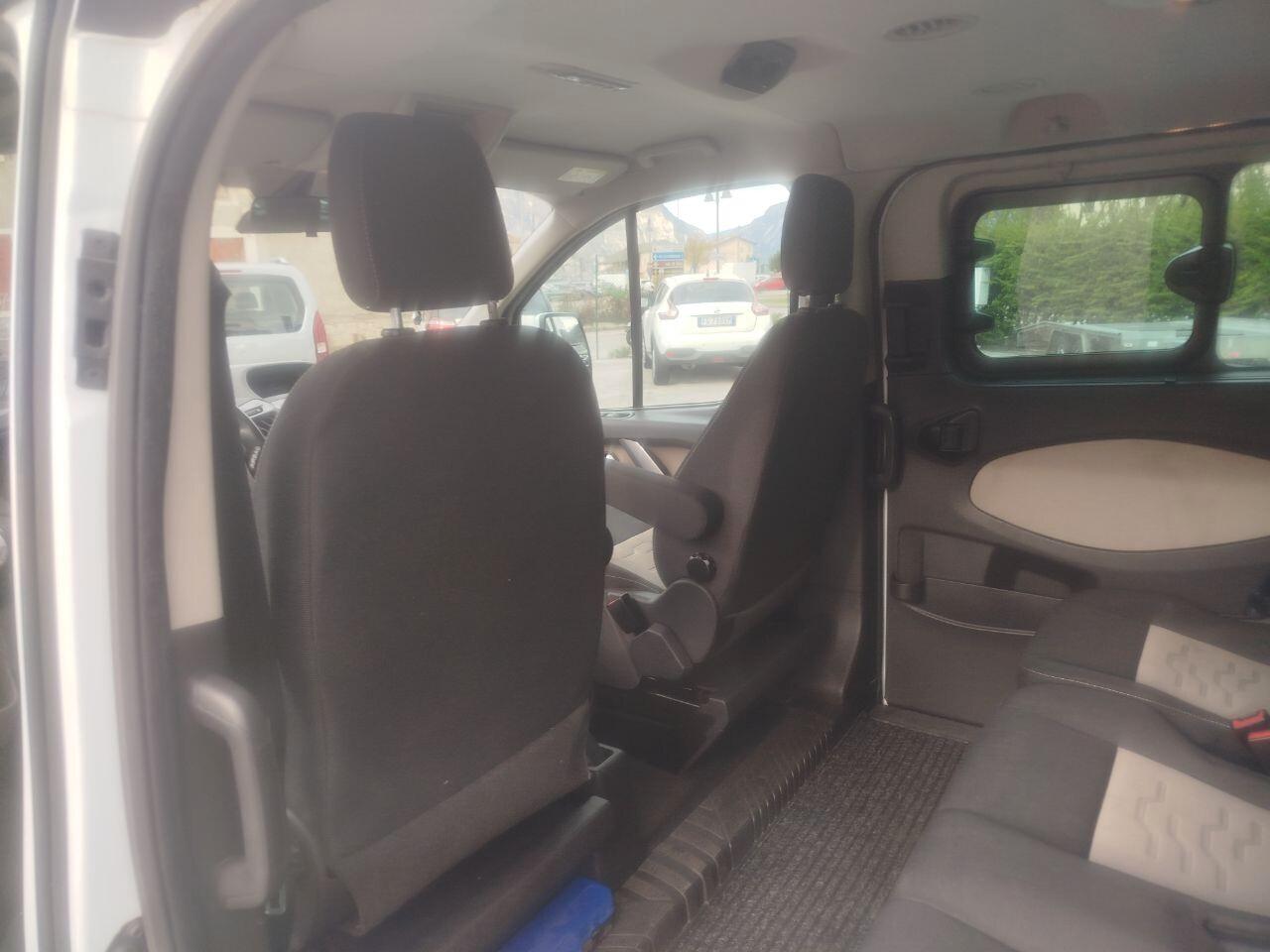 Ford Tourneo Custom 300 2.2 TDCi 155CV PC Titanium