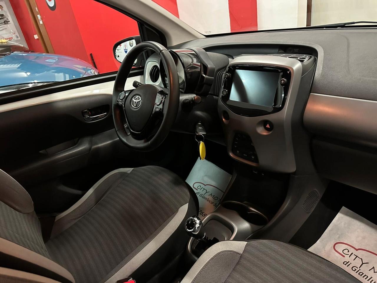 Toyota Aygo 1.0 VVT-i 69 CV 5 porte x-cool TSS