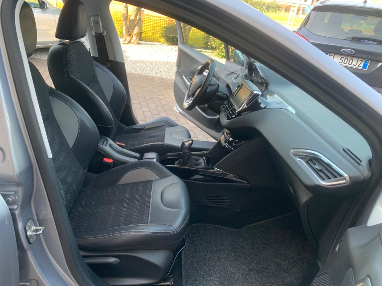 Peugeot 2008 BlueHDi 100 Allure