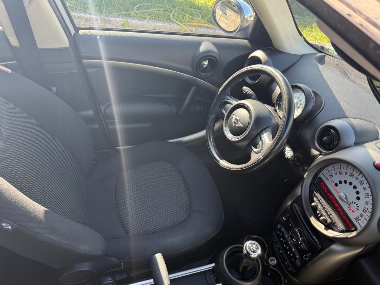 Mini Cooper D Countryman tetto apribile distribuzione fatta