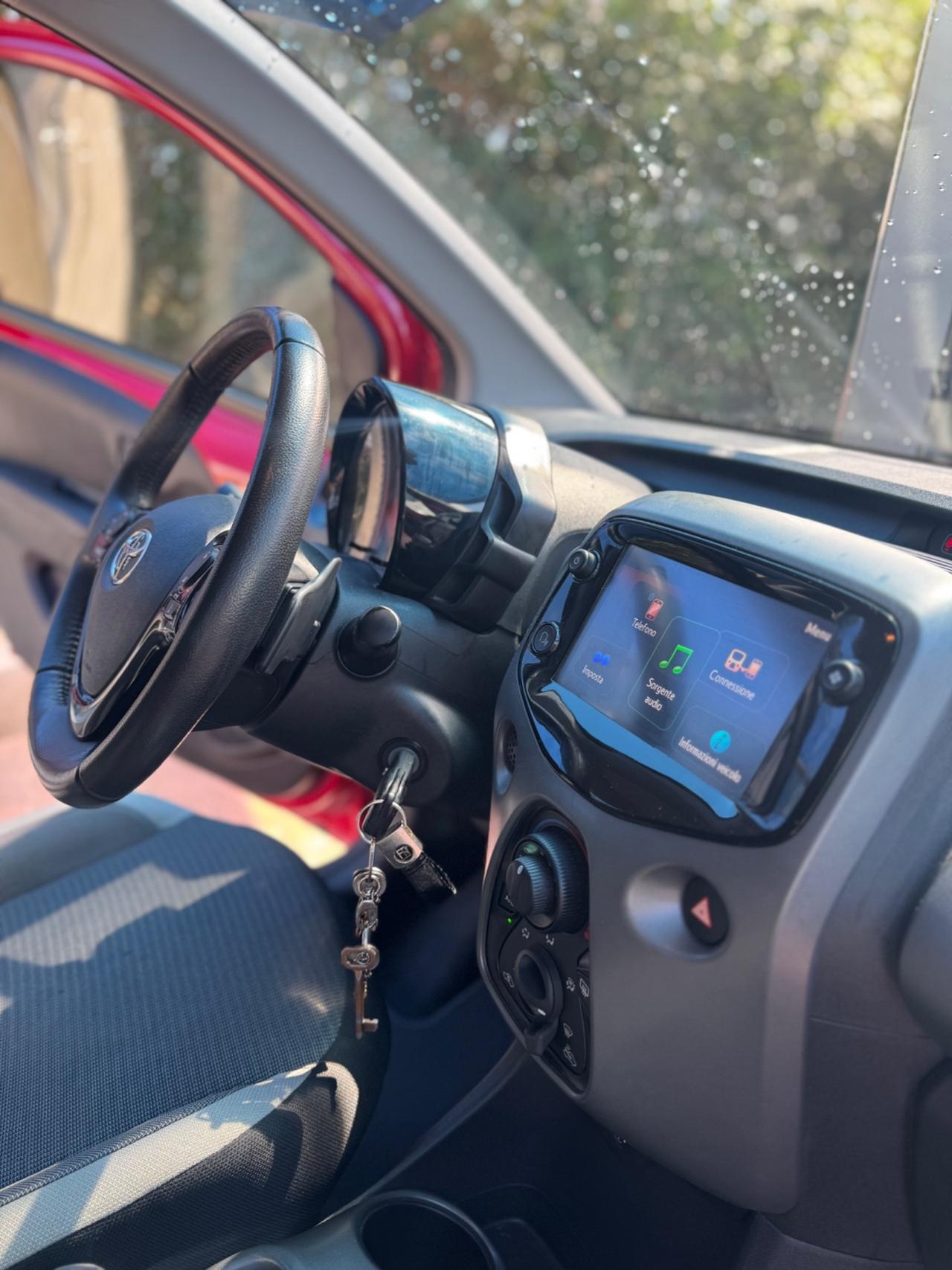 Toyota Aygo Connect 1.0 VVT-i 72 CV 5 porte x-clusiv MMT